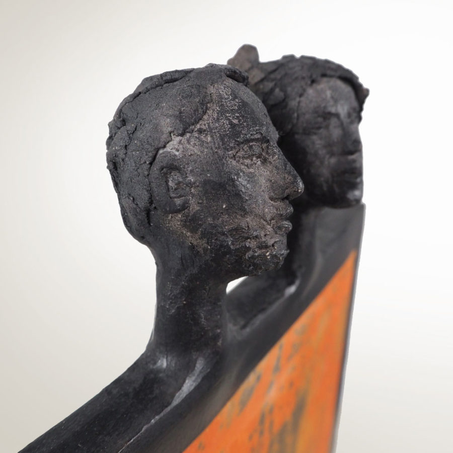 détail têtes sculpture grès couple Dogon