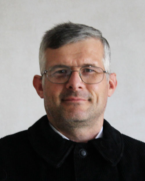 portrait de Olivier Caffiaux ébéniste et sculpteur sur bois