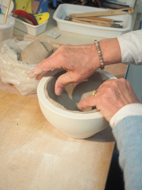 Atelier de céramique terre en friche